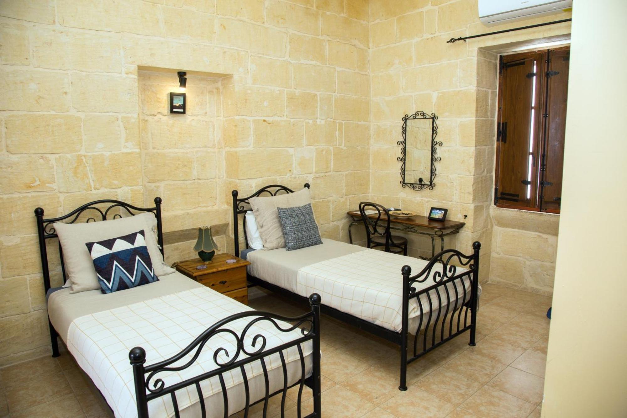 A La Maison B&B Xagħra Exterior foto